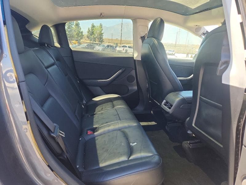2021 TESLA MODEL Y 10