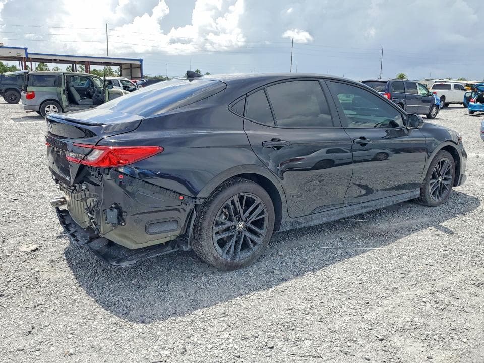 2025 TOYOTA CAMRY SE 3