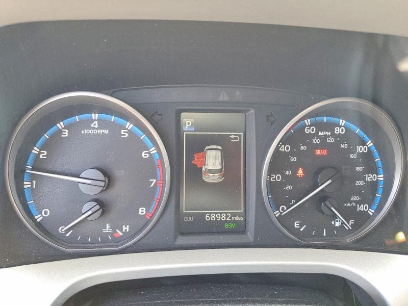 2017 TOYOTA RAV4 XLE 9