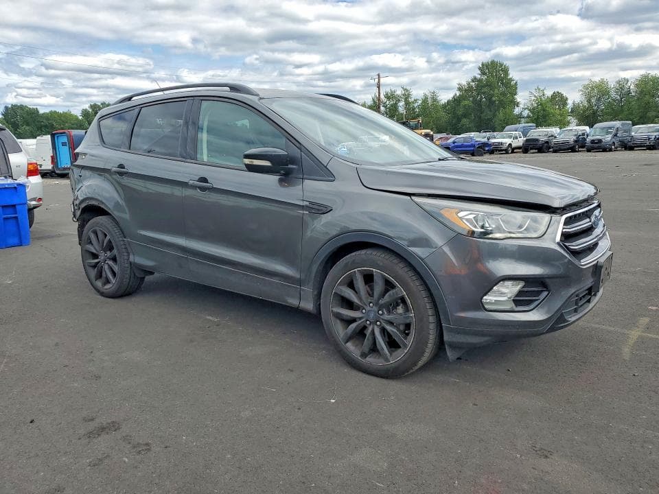 2017 FORD ESCAPE TITANIUM 4