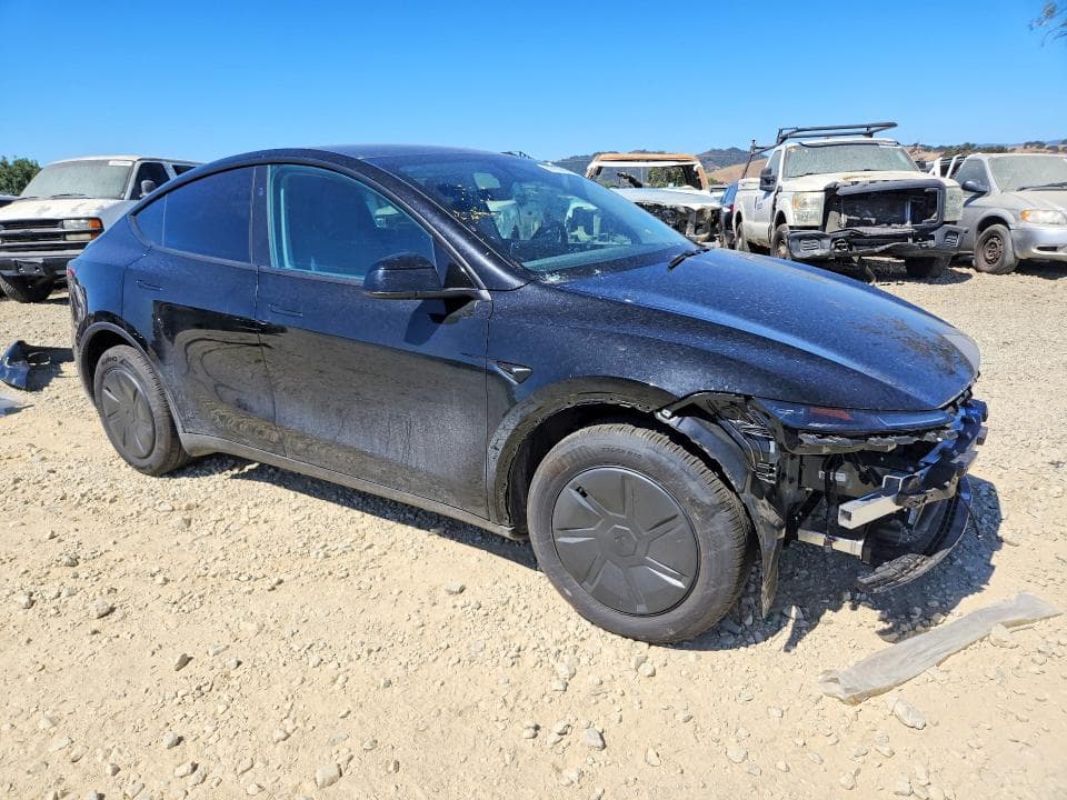 2026 TESLA MODEL Y 4