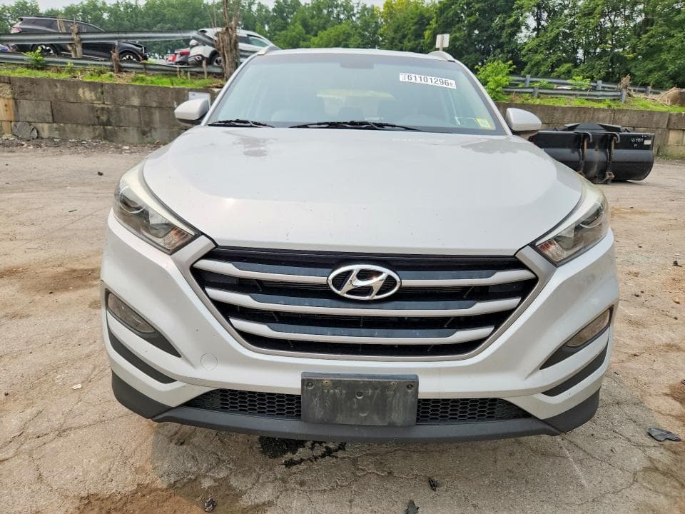 2017 HYUNDAI TUCSON SE 5