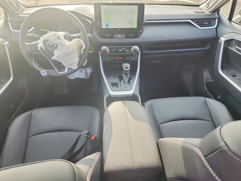 2025 TOYOTA RAV4 XLE PREMIUM 8
