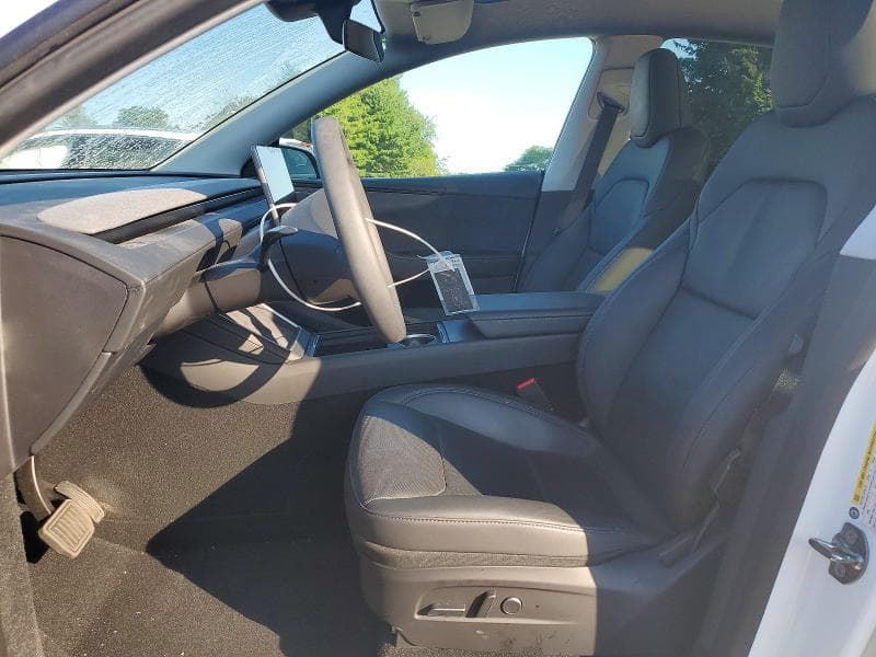 2026 TESLA MODEL Y 7