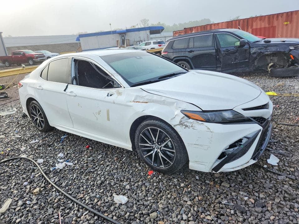 2023 TOYOTA CAMRY SE 4