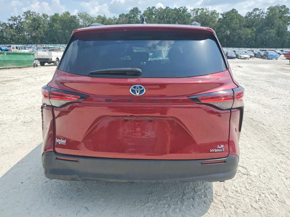2021 TOYOTA SIENNA LE 6