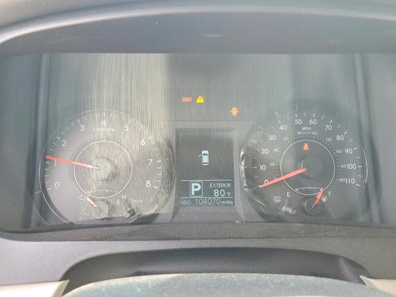 2017 TOYOTA SIENNA LE 9
