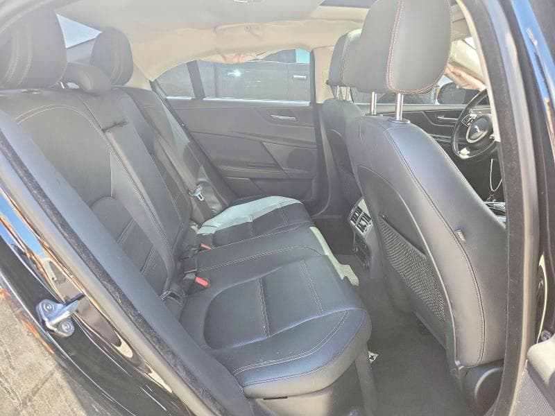 2017 JAGUAR XE PRESTIGE 10