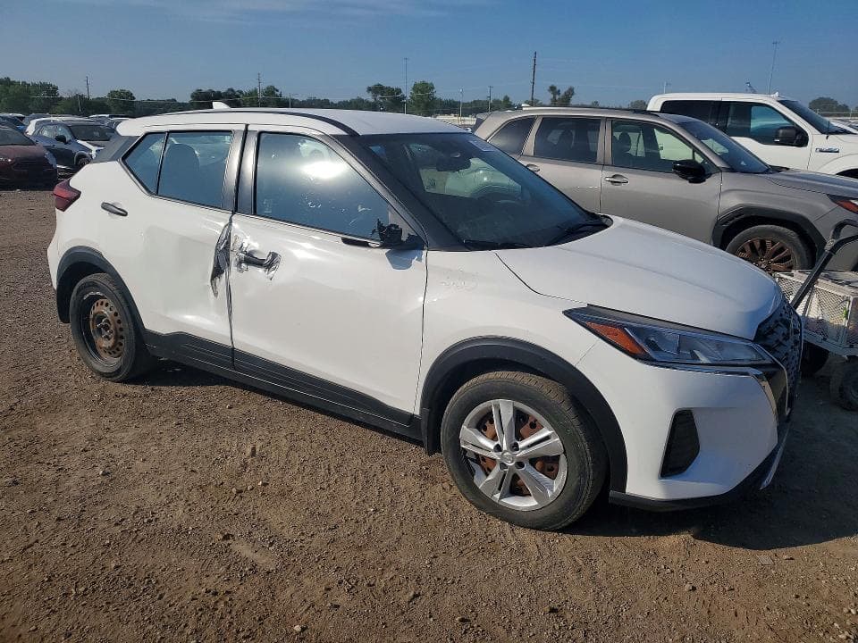 2021 NISSAN KICKS S 4