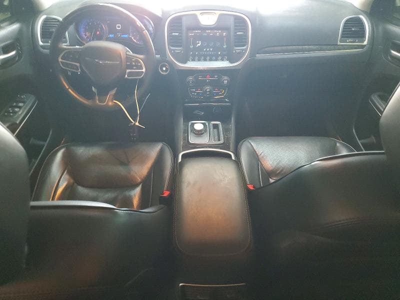 2017 CHRYSLER 300C 8