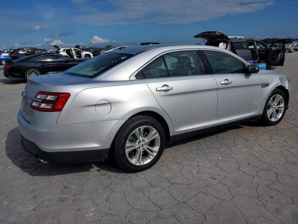 2017 FORD TAURUS SE 3