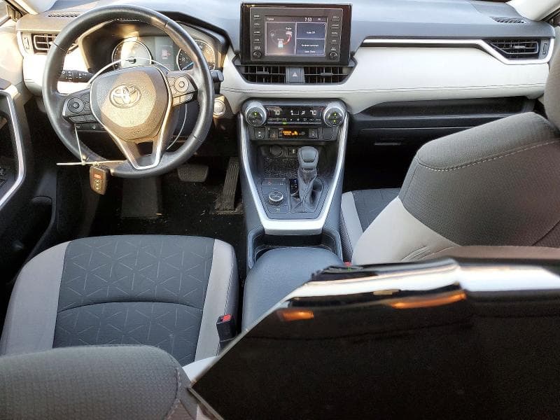 2019 TOYOTA RAV4 HYBRID XLE 8