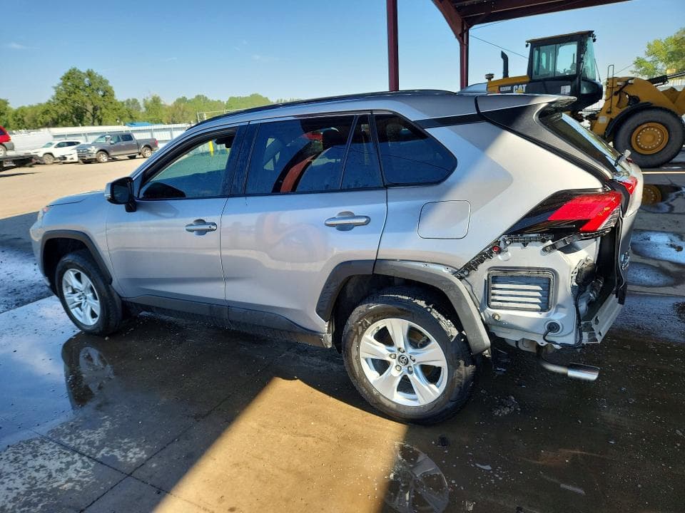 2019 TOYOTA RAV4 XLE 2