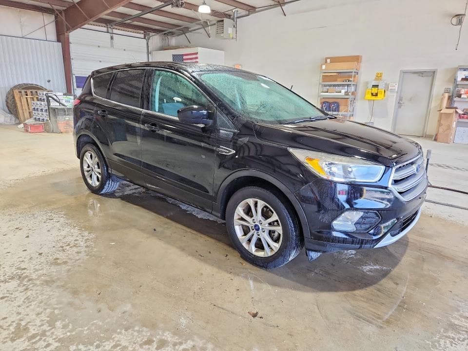 2017 FORD ESCAPE SE 4