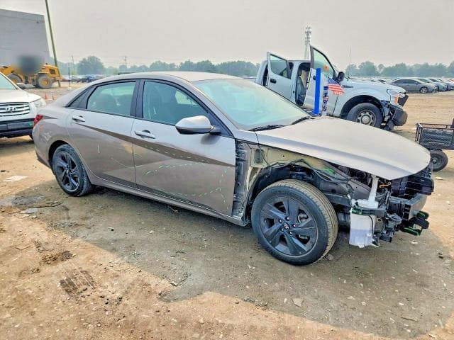 2023 HYUNDAI ELANTRA SEL 4