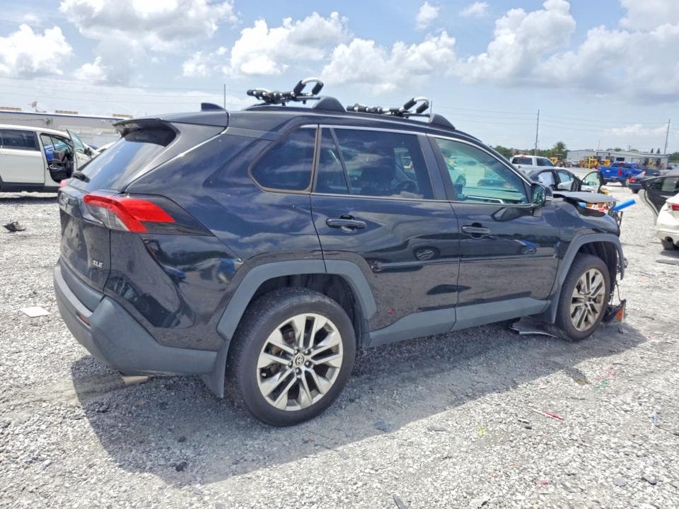 2021 TOYOTA RAV4 XLE PREMIUM 3