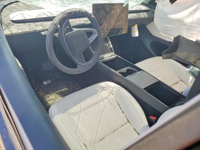 2026 TESLA MODEL Y 8