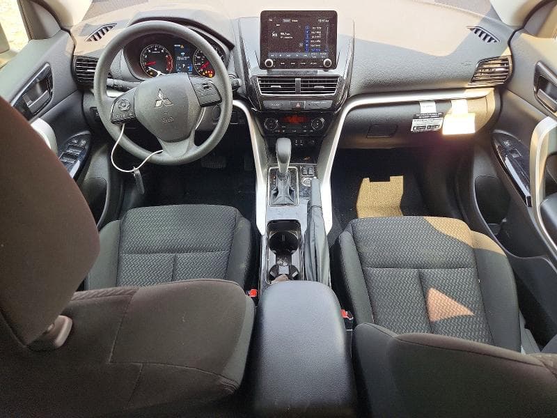 2025 MITSUBISHI ECLIPSE CROSS LE 8