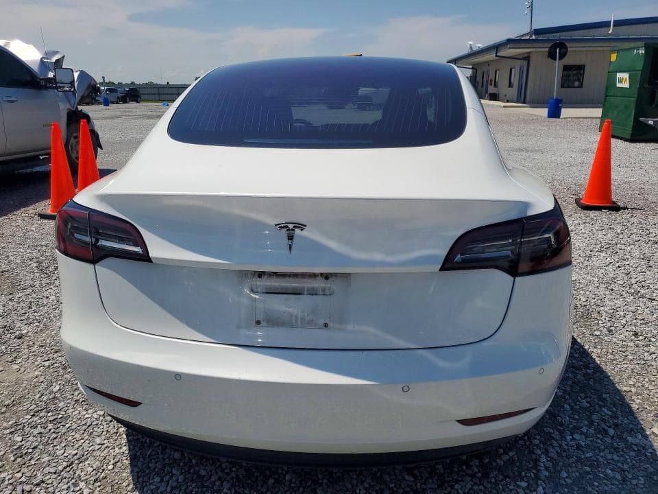 2018 TESLA MODEL 3 6