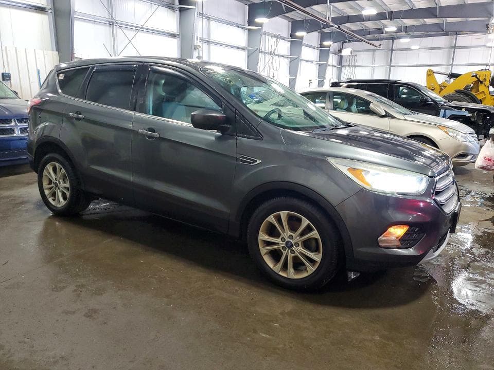 2017 FORD ESCAPE SE 4