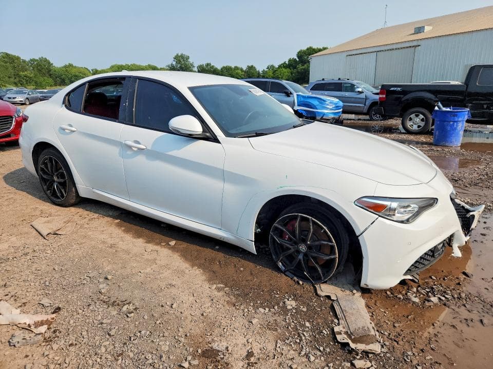 2019 ALFA ROMEO GIULIA 4