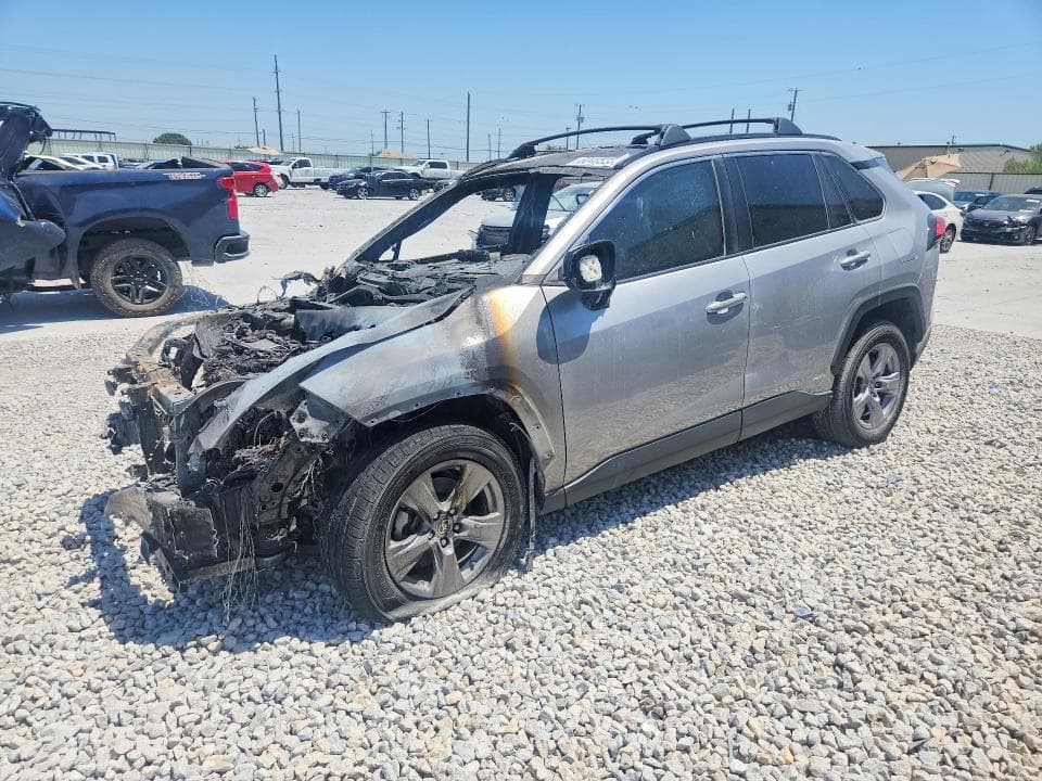 2022 TOYOTA RAV4 LE