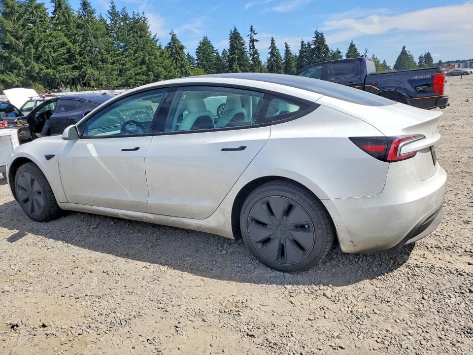 2026 TESLA MODEL 3 2