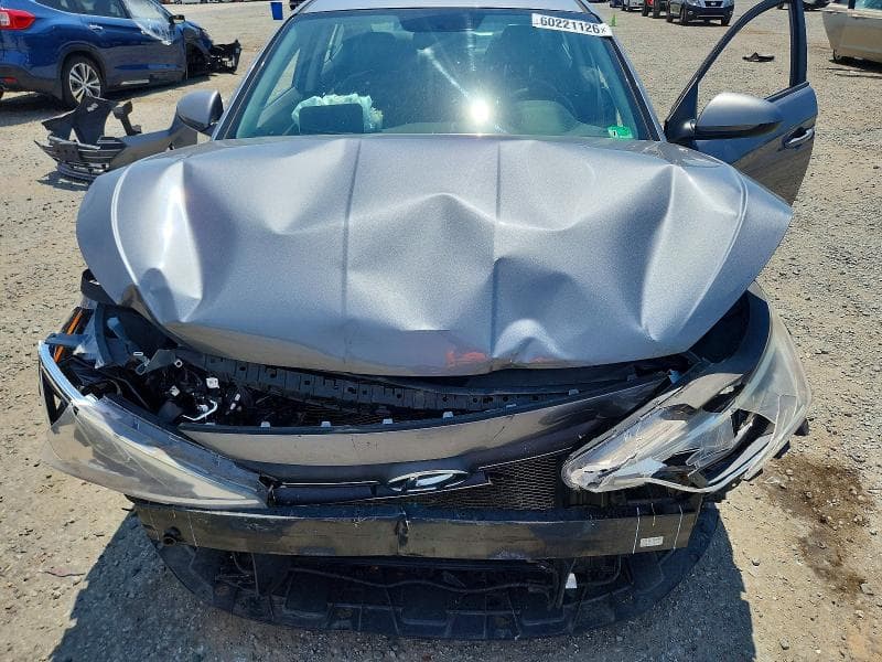 2019 HYUNDAI ELANTRA SE 11