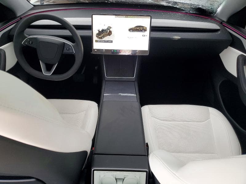 2026 TESLA MODEL Y 8
