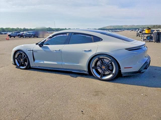 2021 PORSCHE TAYCAN TURBO 2