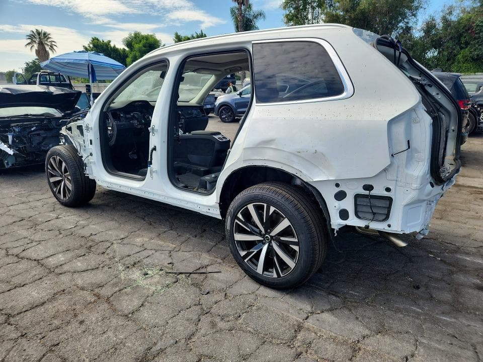 2026 VOLVO XC90 CORE 2