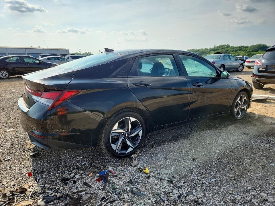 2023 HYUNDAI ELANTRA SEL 3
