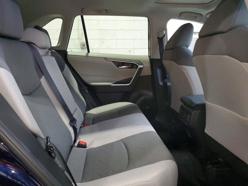 2021 TOYOTA RAV4 XLE 11