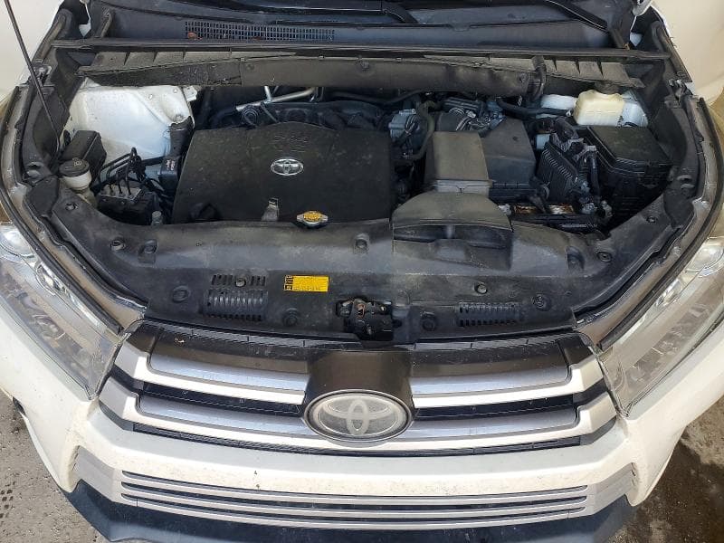 2017 TOYOTA HIGHLANDER XLE 11