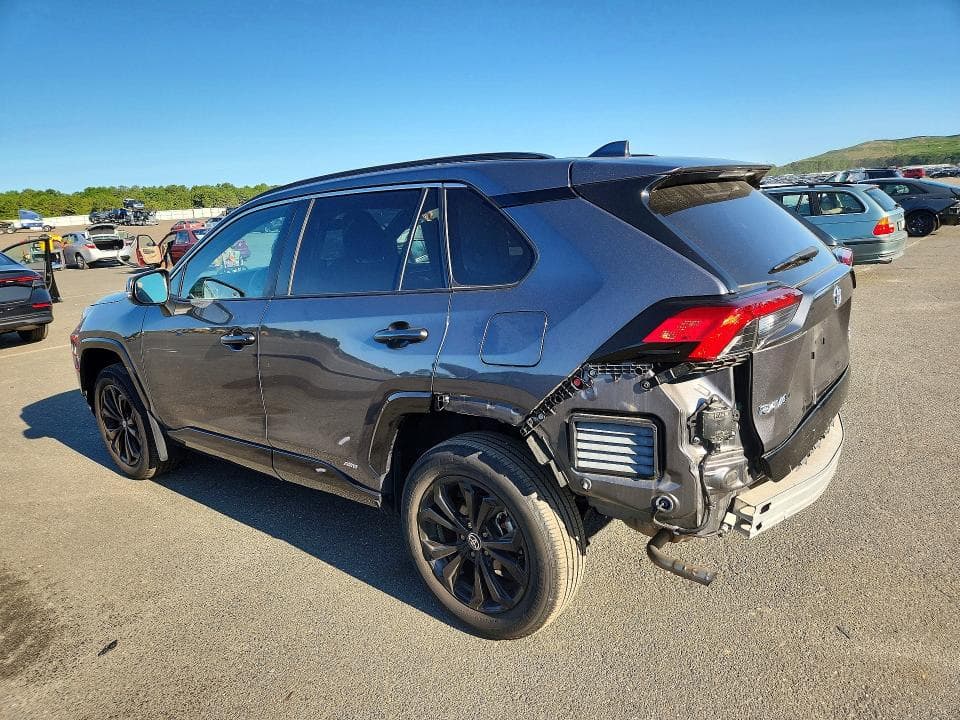 2022 TOYOTA RAV4 SE 2