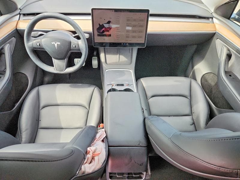 2023 TESLA MODEL Y 8