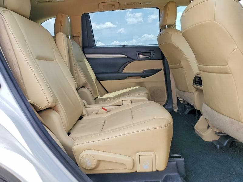2018 TOYOTA HIGHLANDER XLE 11