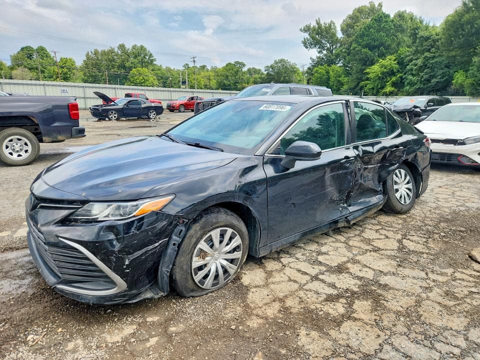 2022 TOYOTA CAMRY LE - 1