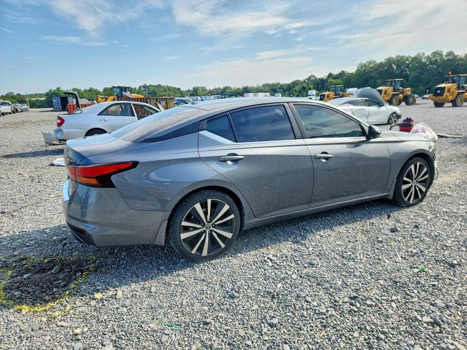 2021 NISSAN ALTIMA SR 3