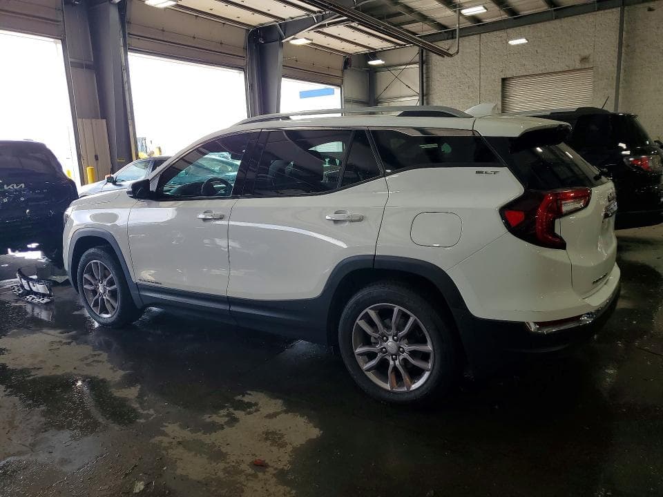 2023 GMC TERRAIN SLT 2