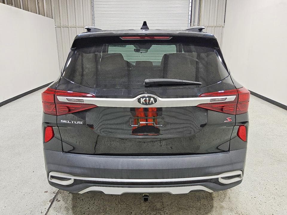 2021 KIA SELTOS S 6