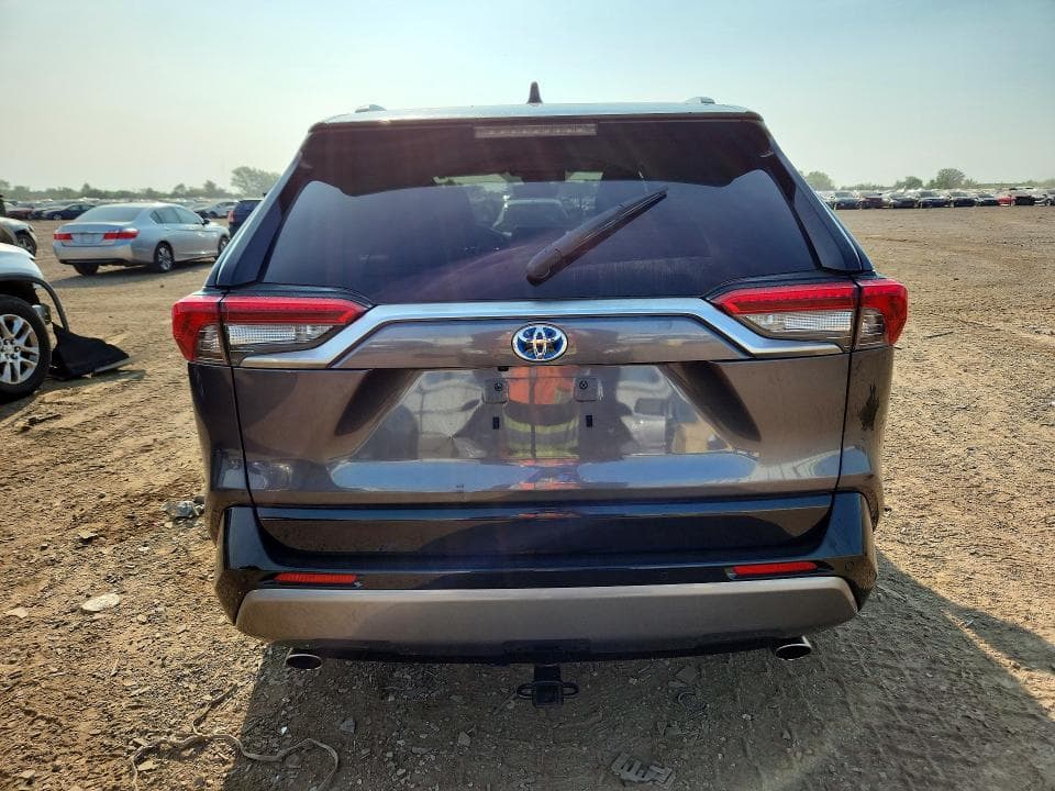 2020 TOYOTA RAV4 XSE 6