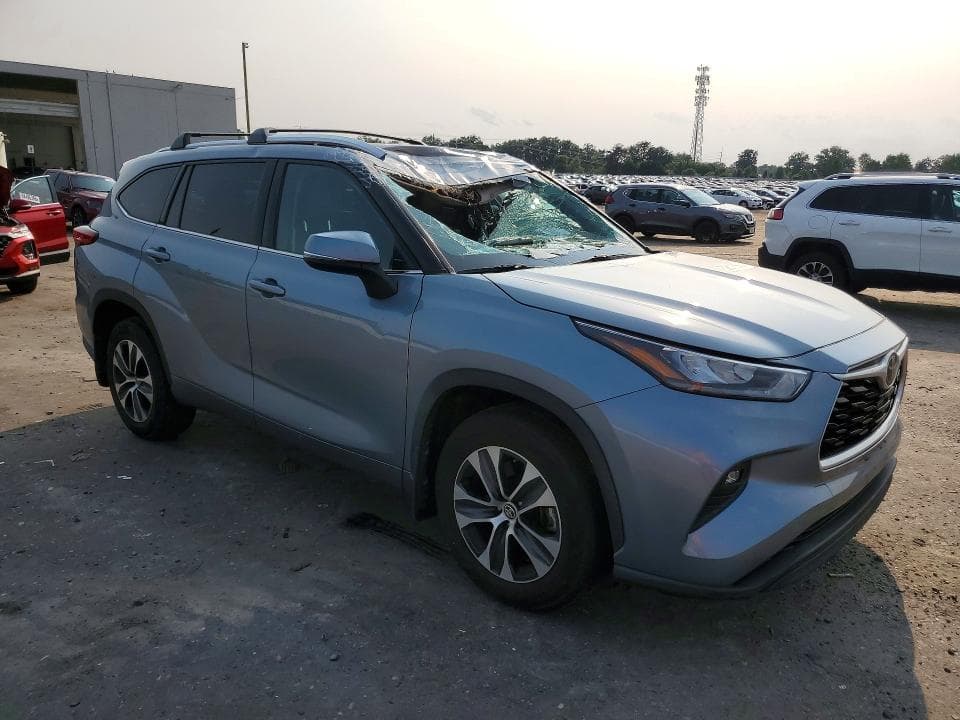 2020 TOYOTA HIGHLANDER XLE 4
