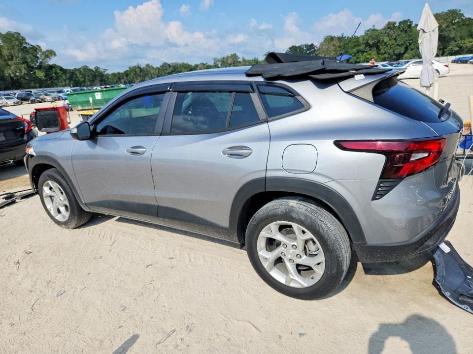 2024 CHEVROLET TRAX LS 2