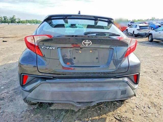 2021 TOYOTA C-HR LE 6