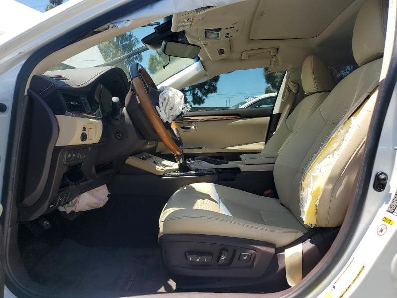 2017 LEXUS ES 300H 7