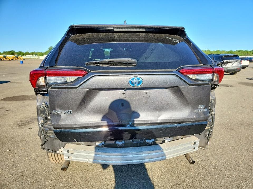 2022 TOYOTA RAV4 SE 6