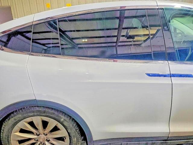 2017 TESLA MODEL X 10