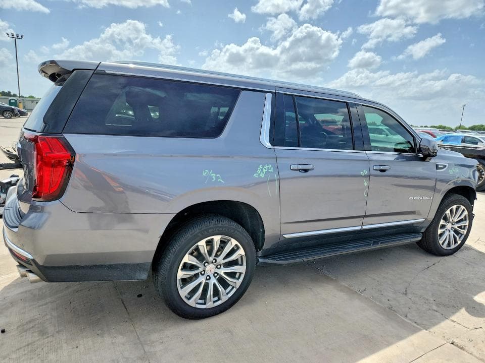 2021 GMC YUKON XL DENALI 3