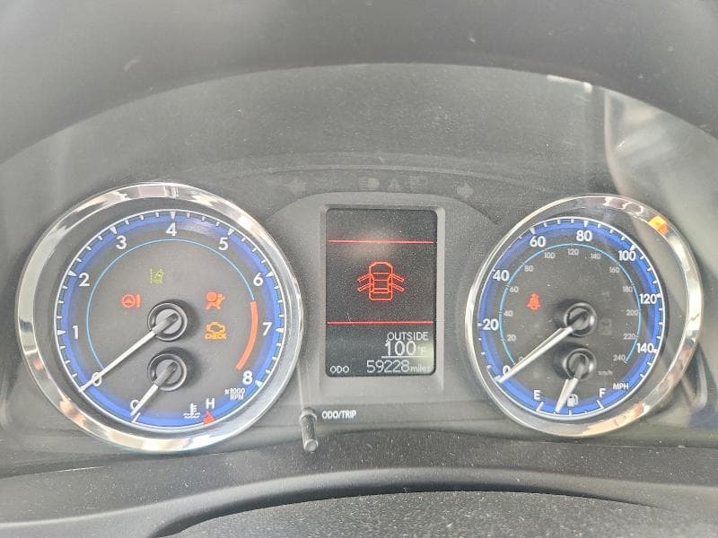 2017 TOYOTA COROLLA LE 9
